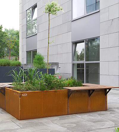 Jardinière en acier Corten modulaire aux Azalées à Bruxelles par Kubik Création