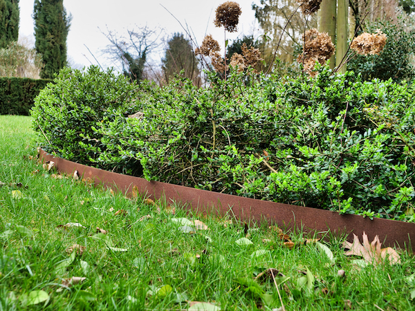 Bordure de jardin en corten