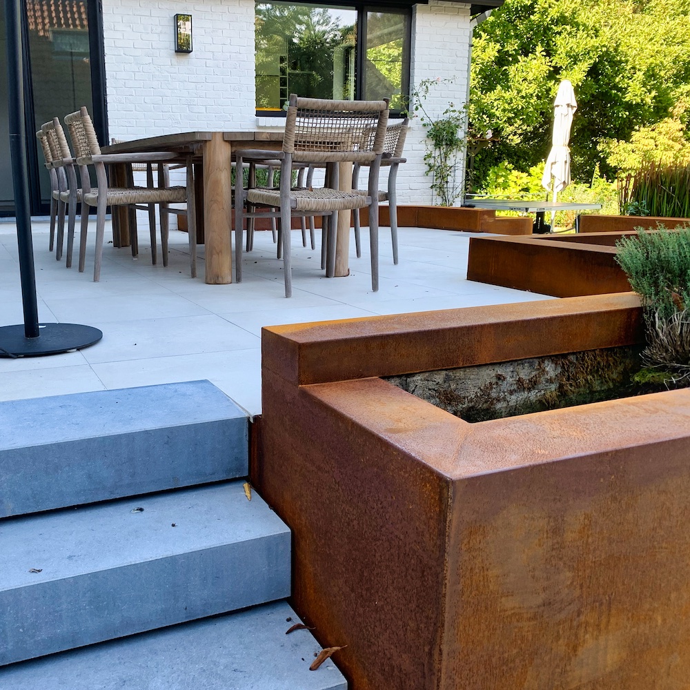 Couvre-murs d'une terrasse en acier Corten