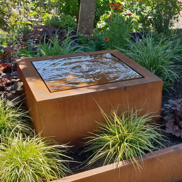 Tables d'eau en corten – Image 2