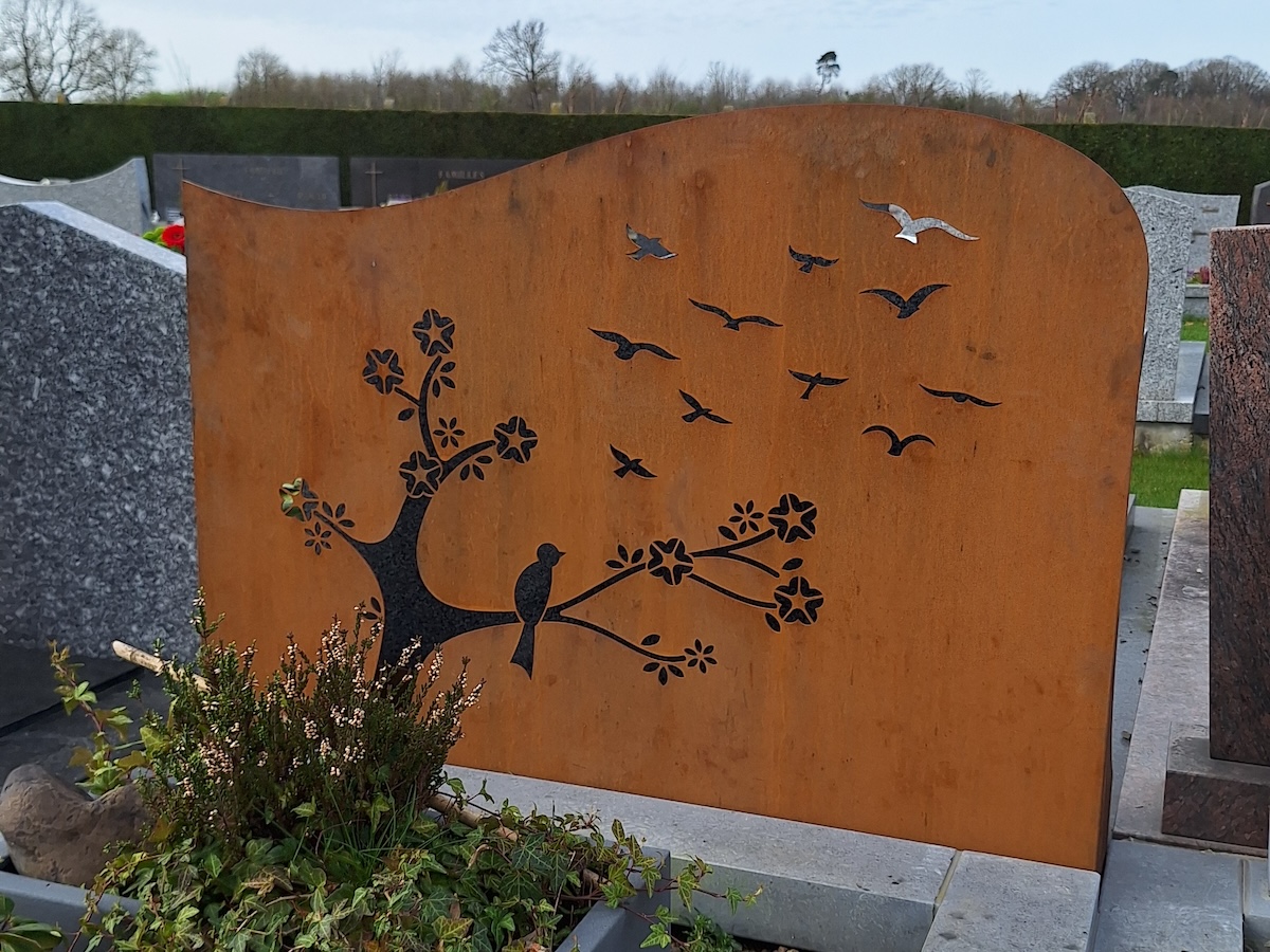 Stèle en acier corten Stèle en acier corten