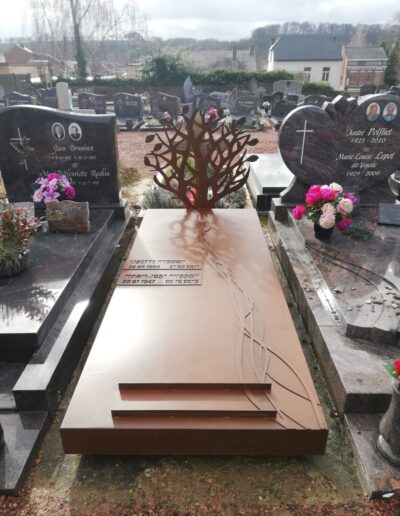 Tombe en corten Tombe en corten